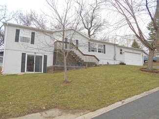 210 E Hill Crest Dr, Byron, IL 61010