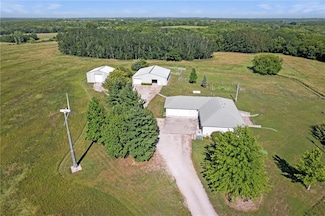30680 243rd St, Easton, KS 66020