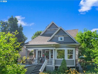 2306 NE Couch St, Portland, OR 97232