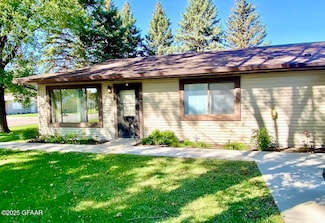 1401 5th St Unit 4, Langdon, ND 58249