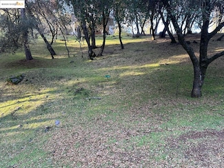 12944 Wells Fargo Dr, Groveland, CA 95321