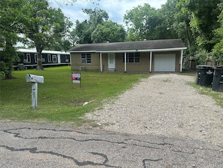 1903 W Sidnor St, Alvin, TX 77511