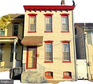 72 S Charlotte St, Pottstown, PA 19464