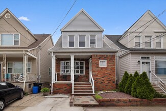 179 W 8th St, Bayonne, NJ 07002