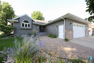 5015 E Newcastle St, Sioux Falls, SD 57110