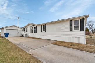 12 Drake Ln, Beecher, IL 60401
