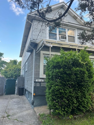7047 Nansen St, Forest Hills, NY 11375
