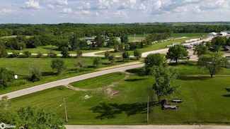 906 Lake Rd, Bedford, IA 50833