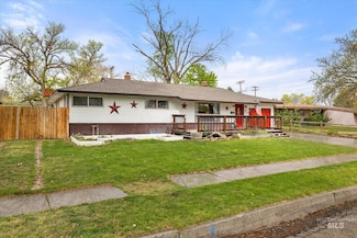 985 N 9th E, Mountain Home, ID 83647