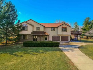 2575 County Road 500 N, El Paso, IL 61738