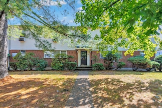 239 Cherry Hill Dr Unit 2B, Bridgeport, CT 06606
