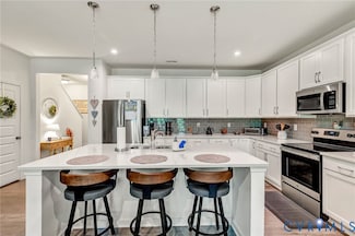 7706 Leeds Castle Ln, New Kent, VA 23124