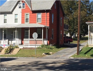 439 E Main St, Annville, PA 17003