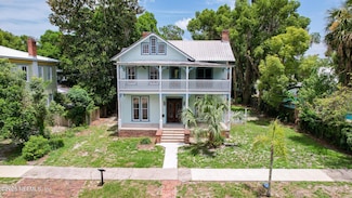 417 N 3rd St, Palatka, FL 32177