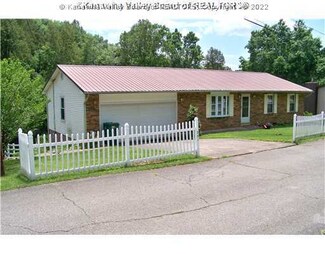 239 Kens Lake Estates Rd, Winfield, WV 25213
