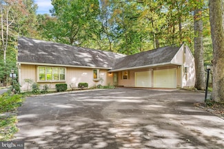 7 Dale Dr, Voorhees, NJ 08043