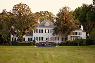 1305 River Rd, Yemassee, SC 29945