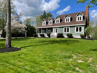 14 Dover Neck Rd, Dover, NH 03820