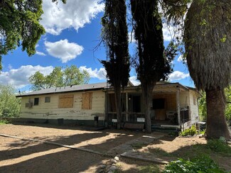 17231 E Trimmer Springs Rd, Sanger, CA 93657