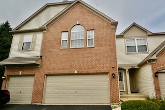 2817 Stonewater Dr Unit 82, Naperville, IL 60564