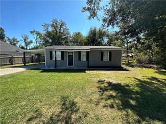 147 Vickie Ln, Lake Charles, LA 70611