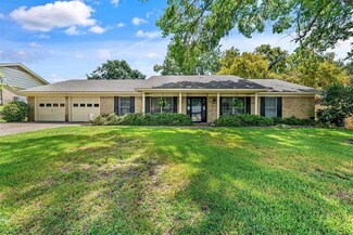 704 Top Hill Dr, Tyler, TX 75703
