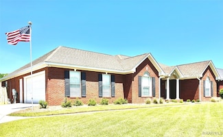 403 Huntington Dr, Enterprise, AL 36330