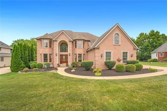 17380 Sawgrass Cir, North Royalton, OH 44133