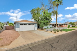 3046 E Glenrosa Ave, Phoenix, AZ 85016