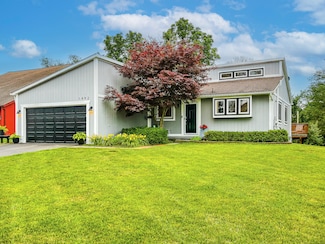 1492 Spruce Dr, Commerce Township, MI 48390