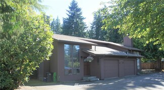 6920 Lower Ridge Rd, Everett, WA 98203