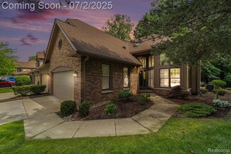 5200 Royal Vale Ln, Dearborn, MI 48126
