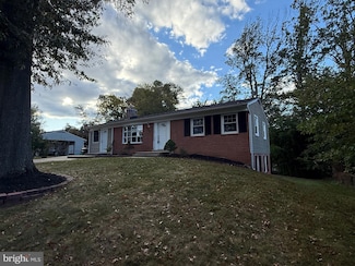 8600 Kentford Dr, Springfield, VA 22152