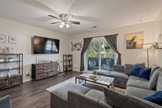4206 64th St Unit 6, Urbandale, IA 50322