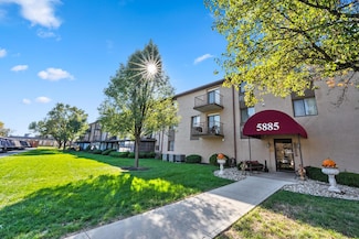 5885 Beechcroft Rd Unit 108, Columbus, OH 43229
