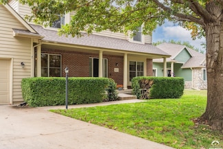 1017 Stoneridge Dr, Lawrence, KS 66049