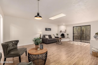 9838 E 1st St, Tucson, AZ 85748