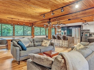 122 Redrock Dr Unit 203, Burlington, VT 05401