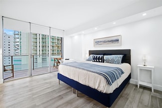 1300 Brickell Bay Dr Unit 905, Miami, FL 33131