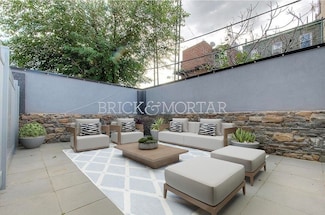 129 Kingsland Ave Unit 2R, New York City, NY 11222