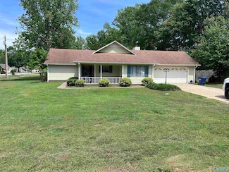 1810 Chickasaw Dr, Albertville, AL 35950