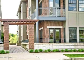 30 Whistler Ct Unit 125, Saratoga Springs, NY 12866