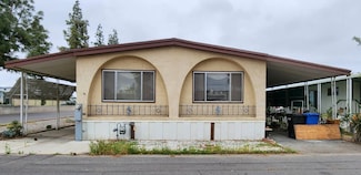 725 W Thornton Ave, Hemet, CA 92543