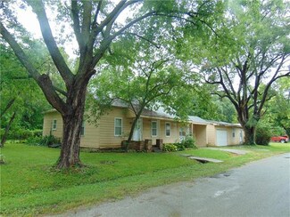 208 N Ohio St, Adrian, MO 64720