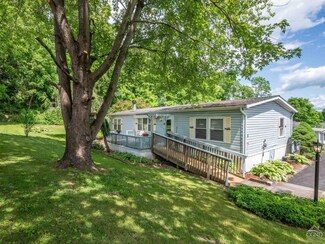 8 New York St Unit 3, Port Ewen, NY 12466