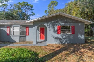 9905 W Cranberry St, Crystal River, FL 34428
