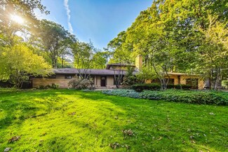 23526 N Elm Rd, Lincolnshire, IL 60069