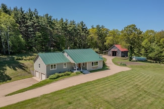 552 Parker Mountain Rd, Strafford, NH 03884