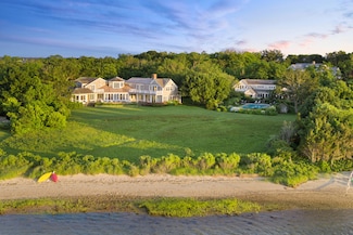 8 Tuthill Ln Unit 27 Braley's Way, Edgartown, MA 02539