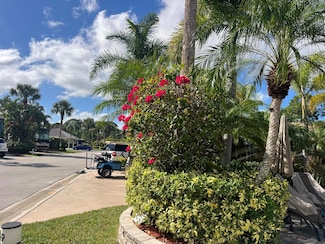 69 NW Boundary Dr, Port Saint Lucie, FL 34986